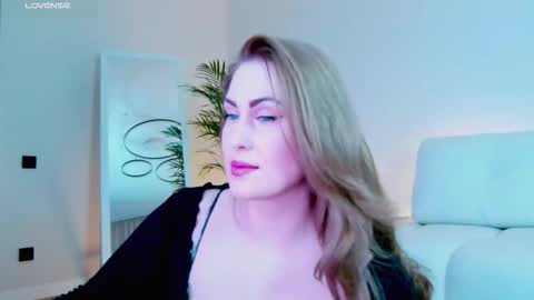 Miss V online show from 12/21/25, 07:04