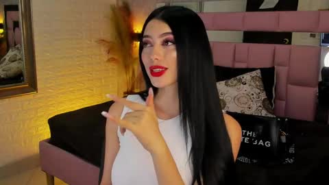 VICTORIA online show from 02/05/25, 02:29