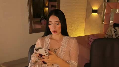 VICTORIA online show from 03/11/25, 10:42