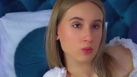 Victoria online show from 11/25/25, 06:30