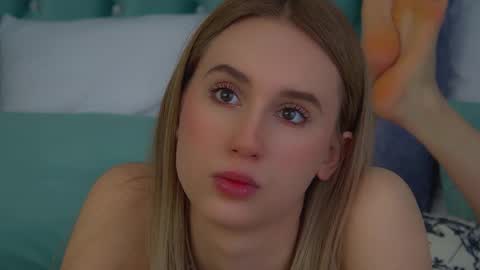 Victoria online show from 11/30/25, 06:50