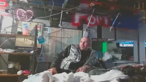 victoriajohn online show from 11/13/25, 05:17