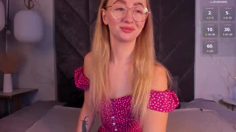 Victoria online show from 11/20/25, 06:02