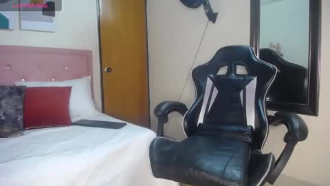 victoriamil1 online show from 02/03/25, 08:24