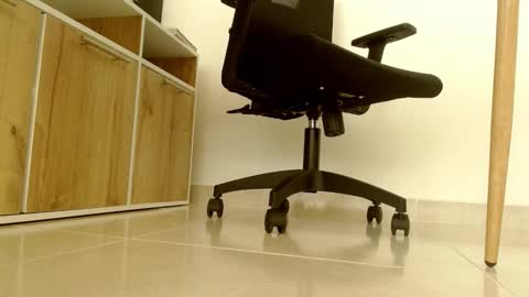 Snapshot of victoriarobertss chatting on 10/16/25, 02:18 Victoria online show from 10/16/25, 02:18