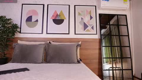 Victoria Shelby  online show from 04/14/26, 12:00