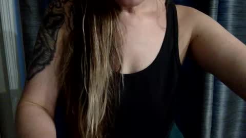 Snapshot of victoriaskyee chatting on 04/11/26, 12:37 victoriaskyee online show from 04/11/26, 12:37