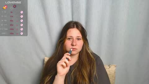 victoriassecrets_ online show from 09/26/25, 10:25