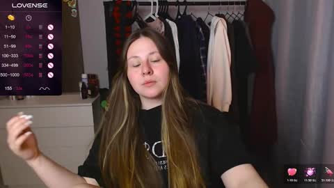 victoriassecrets_ online show from 02/02/26, 09:35