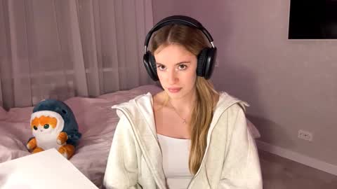 Snapshot of victorinaokula chatting on 12/03/25, 03:10 Vikki online show from 12/03/25, 03:10