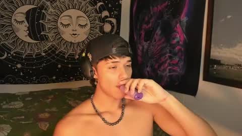 Snapshot of victorino_jhonson chatting on 01/11/25, 11:02 Victorino Jhonson online show from 01/11/25, 11:02