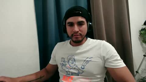 Snapshot of victorlatinxxx chatting on 05/15/26, 05:47 victorinoxxx online show from 05/15/26, 05:47