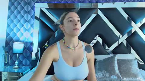 victtoria lee online show from 01/14/25, 10:34