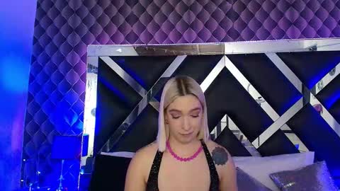 victtoria lee online show from 03/28/26, 12:43