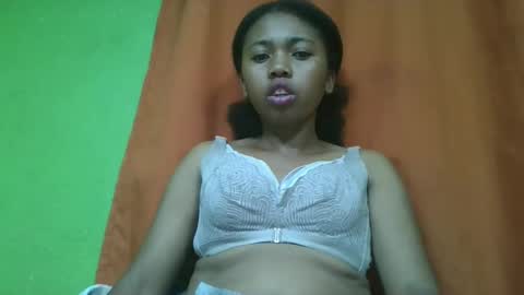 Snapshot of vierge28430 chatting on 04/21/26, 02:37 vierge28430 online show from 04/21/26, 02:37