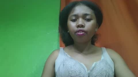 Snapshot of vierge28430 chatting on 04/27/26, 04:32 vierge28430 online show from 04/27/26, 04:32
