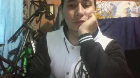 Snapshot of viernes1010 chatting on 01/18/25, 12:36 viernes1010 online show from 01/18/25, 12:36