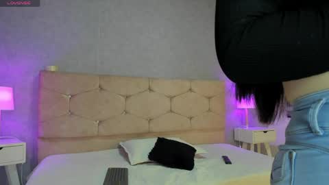 Snapshot of viiolet_collins chatting on 05/13/26, 09:11 VIOLET online show from 05/13/26, 09:11