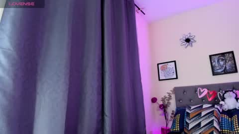 Snapshot of viioleta_cam chatting on 07/09/26, 03:21 Violet online show from 07/09/26, 03:21