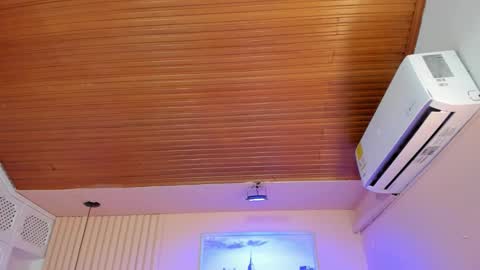 Viiolett online show from 11/13/25, 08:08