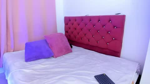 Violet online show from 07/12/26, 10:45