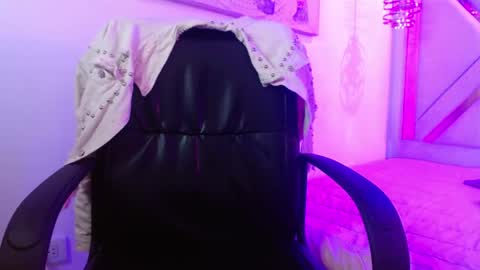 viioleta online show from 05/25/26, 12:22
