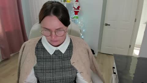 Snapshot of vika7333 chatting on 12/13/24, 06:59 Ukrainian-woman online show from 12/13/24, 06:59