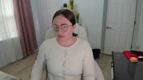 Snapshot of vika7333 chatting on 02/03/25, 04:52 Ukrainian-woman online show from 02/03/25, 04:52