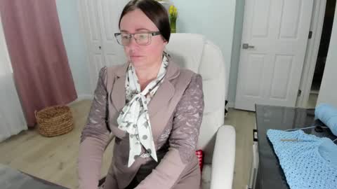 Snapshot of vika7333 chatting on 02/15/25, 02:11 Ukrainian-woman online show from 02/15/25, 02:11