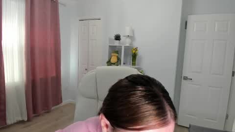 Snapshot of vika7333 chatting on 03/08/25, 04:50 Ukrainian-woman online show from 03/08/25, 04:50