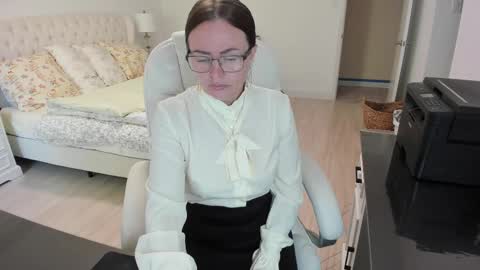 Snapshot of vika7333 chatting on 09/09/25, 02:38 Ukrainian-woman online show from 09/09/25, 02:38