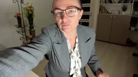 Ukrainian-woman online show from 12/22/25, 06:32