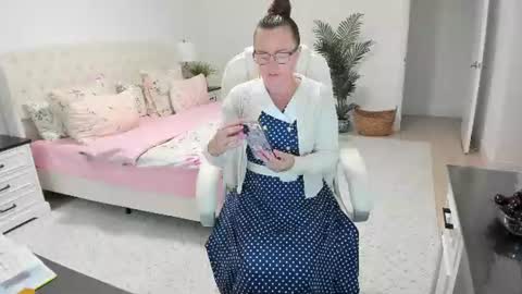 Snapshot of vika7333 chatting on 07/17/26, 11:50 Ukrainian-woman online show from 07/17/26, 11:50