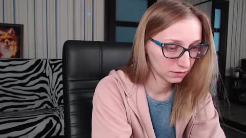 Snapshot of vikaericka chatting on 02/28/25, 06:32 Vika online show from 02/28/25, 06:32