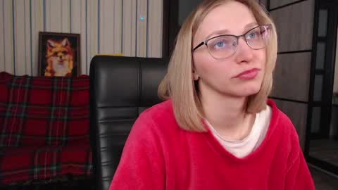 Snapshot of vikaericka chatting on 05/13/26, 09:44 Vika online show from 05/13/26, 09:44