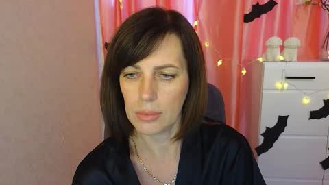 Vika online show from 10/31/25, 09:43