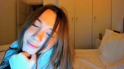 Vika   online show from 04/08/26, 10:54