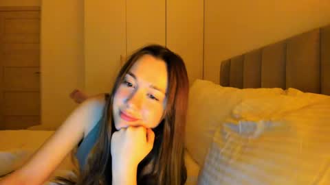Vika   online show from 04/19/26, 12:33