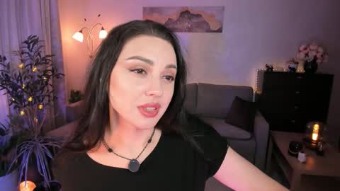 Viki Bellson online show from 12/05/25, 05:53