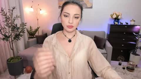 Snapshot of vikibellson chatting on 06/07/26, 06:55 Viki Bellson online show from 06/07/26, 06:55
