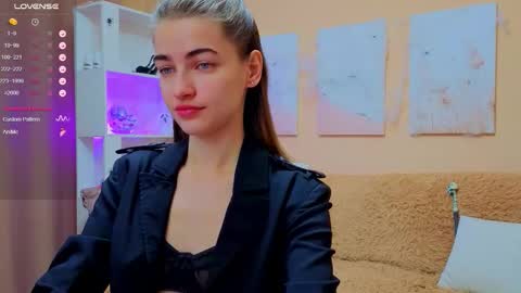 Snapshot of vikiberry chatting on 11/22/25, 04:55 vikiberry online show from 11/22/25, 04:55