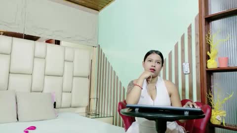 vikiTomson online show from 04/12/26, 01:38