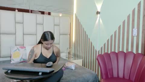 vikiTomson online show from 04/28/26, 12:32