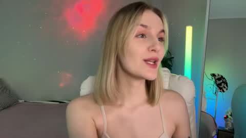 Vikky online show from 05/26/26, 12:39