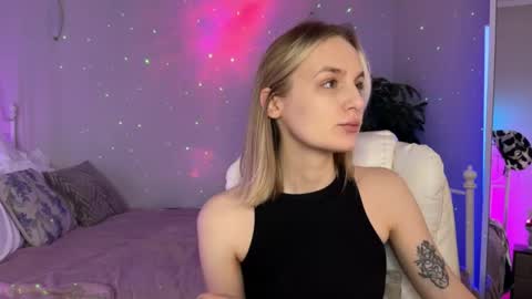 Vikky online show from 06/01/26, 12:34