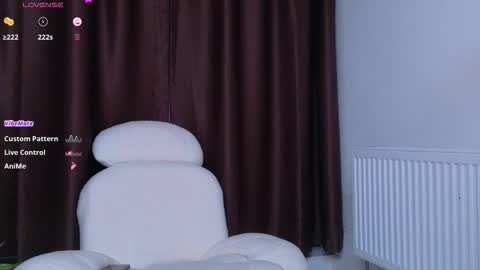 Snapshot of viksinite chatting on 02/21/26, 08:21 Vixi online show from 02/21/26, 08:21