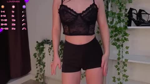 Snapshot of viksinite chatting on 03/03/26, 07:31 Vixi online show from 03/03/26, 07:31