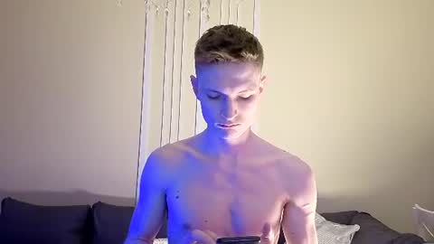 Snapshot of viksons chatting on 06/11/26, 07:34 Max online show from 06/11/26, 07:34