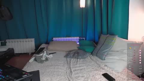 Snapshot of viktor_secret chatting on 11/22/25, 04:44 fansly VITEKsecret online show from 11/22/25, 04:44