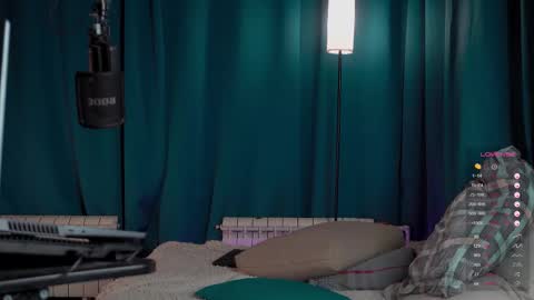 Snapshot of viktor_secret chatting on 02/20/26, 04:42 fansly VITEKsecret online show from 02/20/26, 04:42